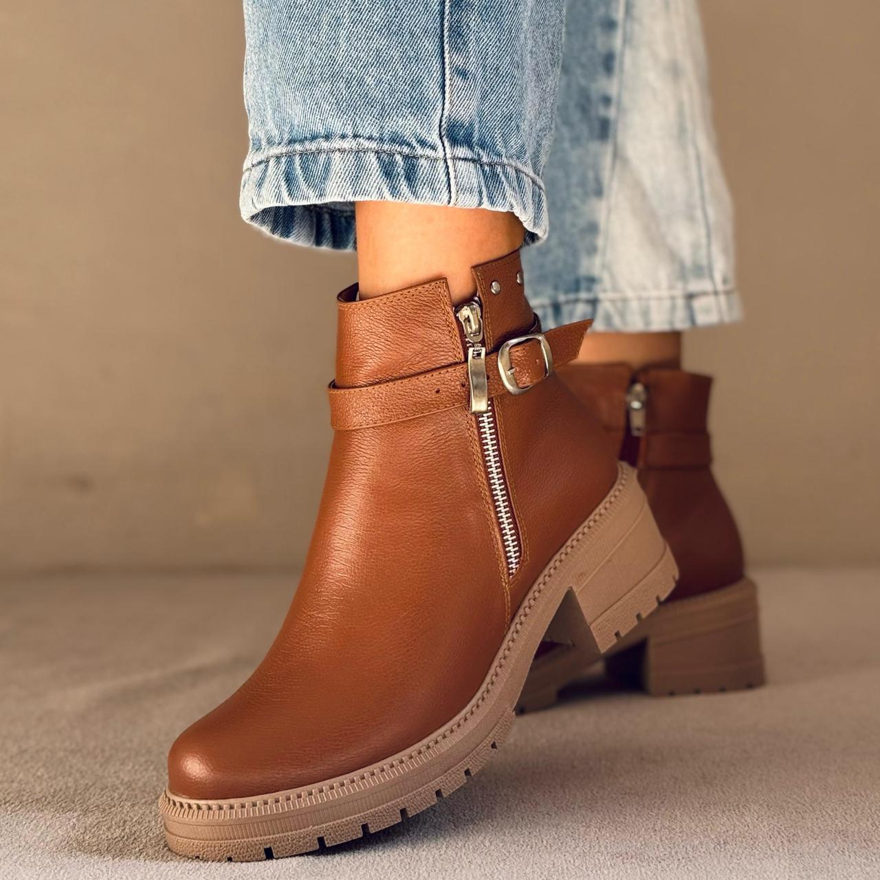 Botín Macarena en cierre de cuero,